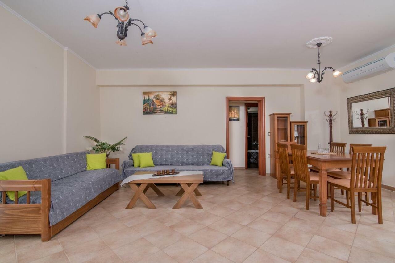 Marika Traditional Home Elos Luaran gambar